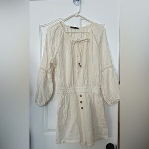 Women’s linen off white romper, size Large. No tages but never worn